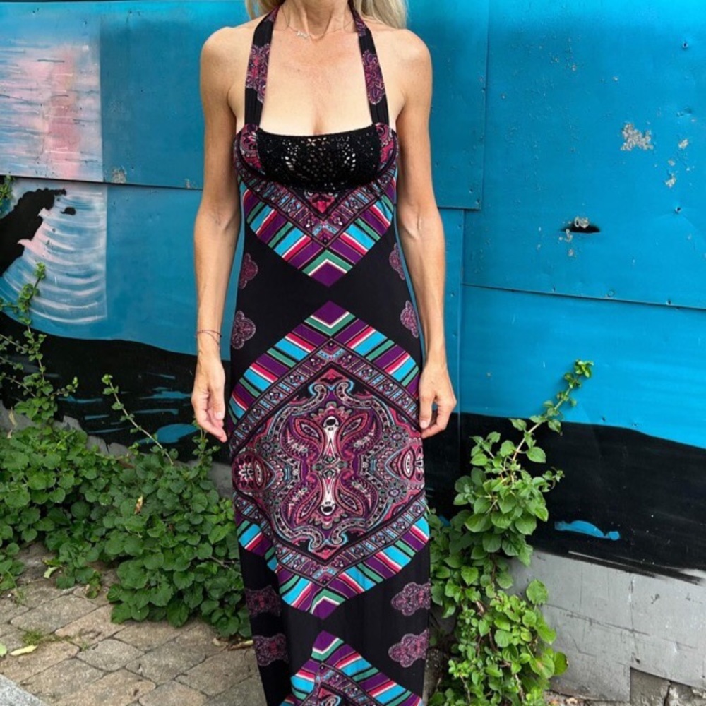 Stretchy Maxi length dress with paisley print that ties in the back of the neck.